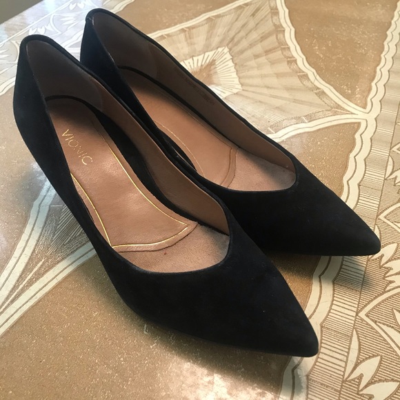 Vionic Shoes - Vionic Josie Kitten Black Suede Pumps 8.5